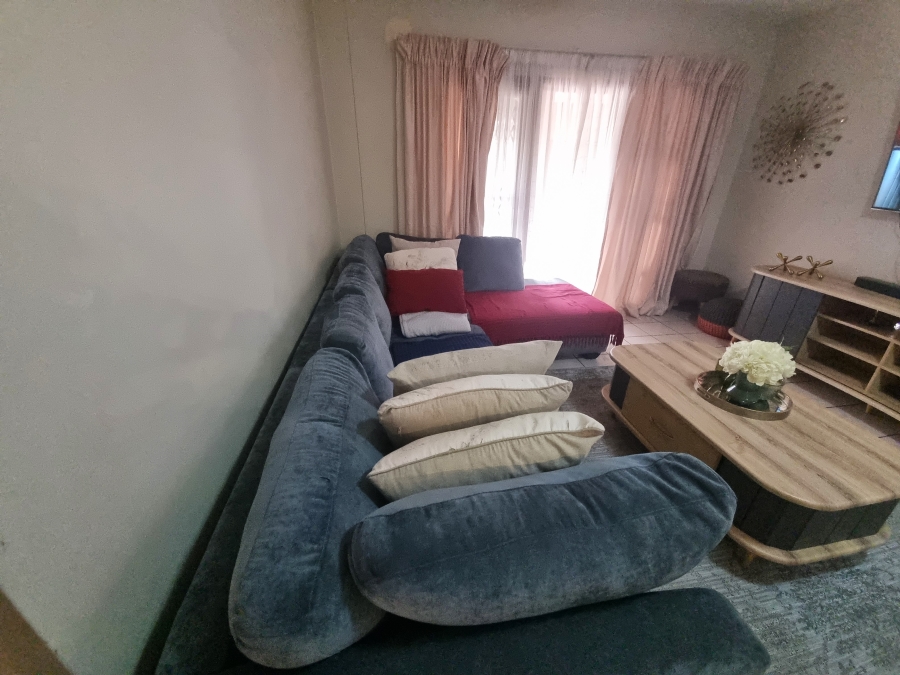 2 Bedroom Property for Sale in Waterval East North West